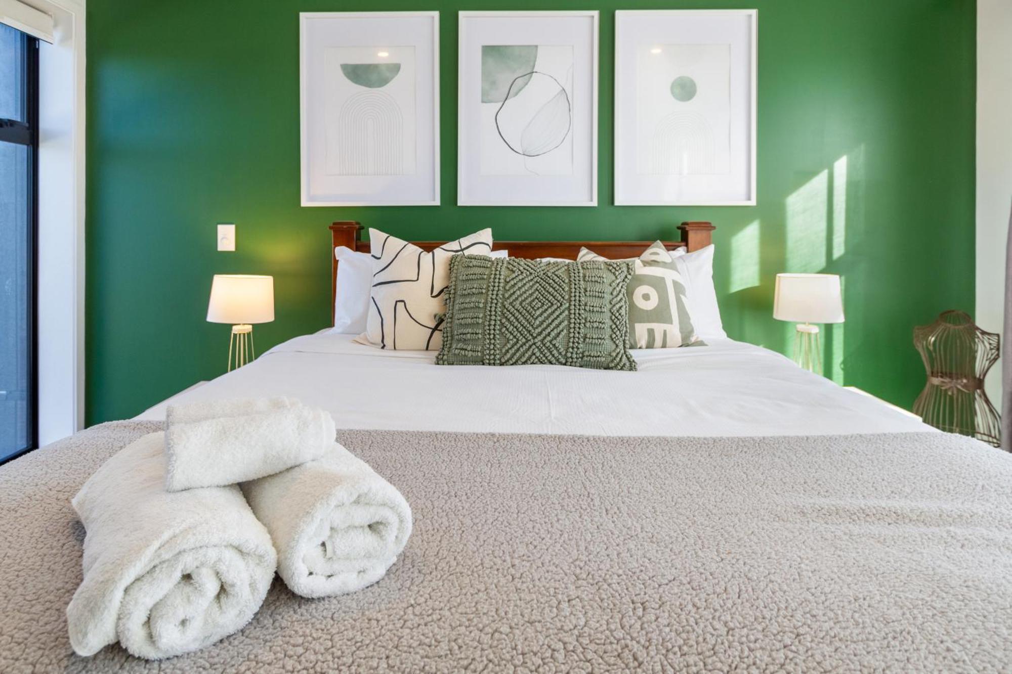 Gorgeous In Green - 2 Bed Central Oasis W/King Bed Christchurch Exterior foto