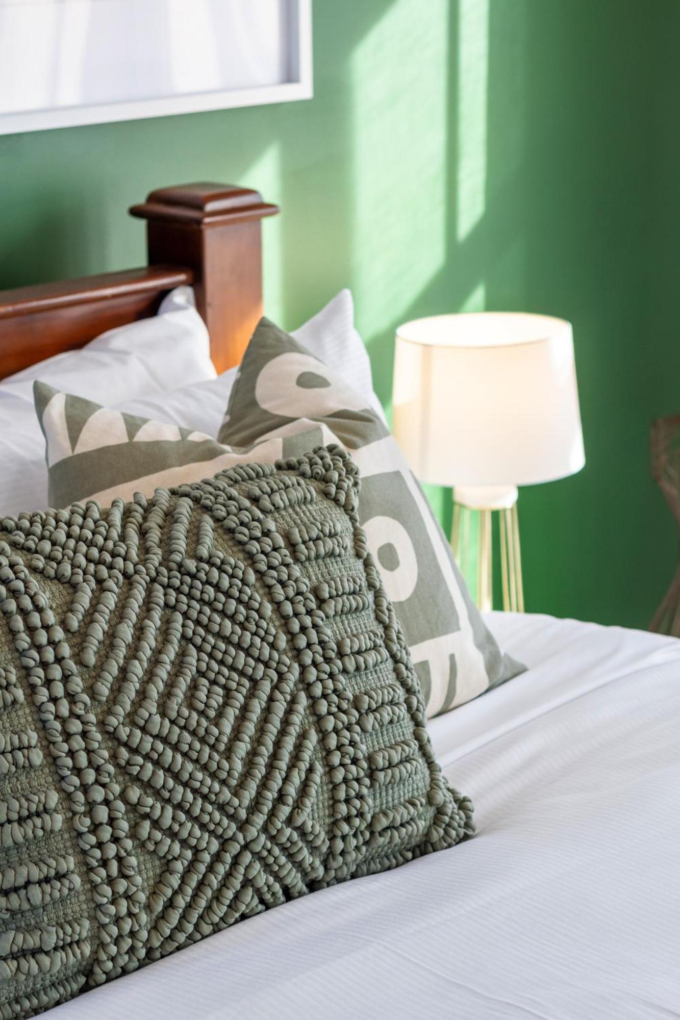 Gorgeous In Green - 2 Bed Central Oasis W/King Bed Christchurch Exterior foto